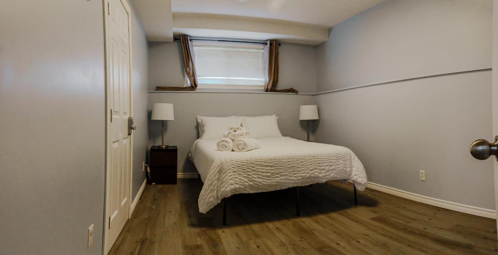 The Blue Door Hotel Grande Prairie Eksteriør billede