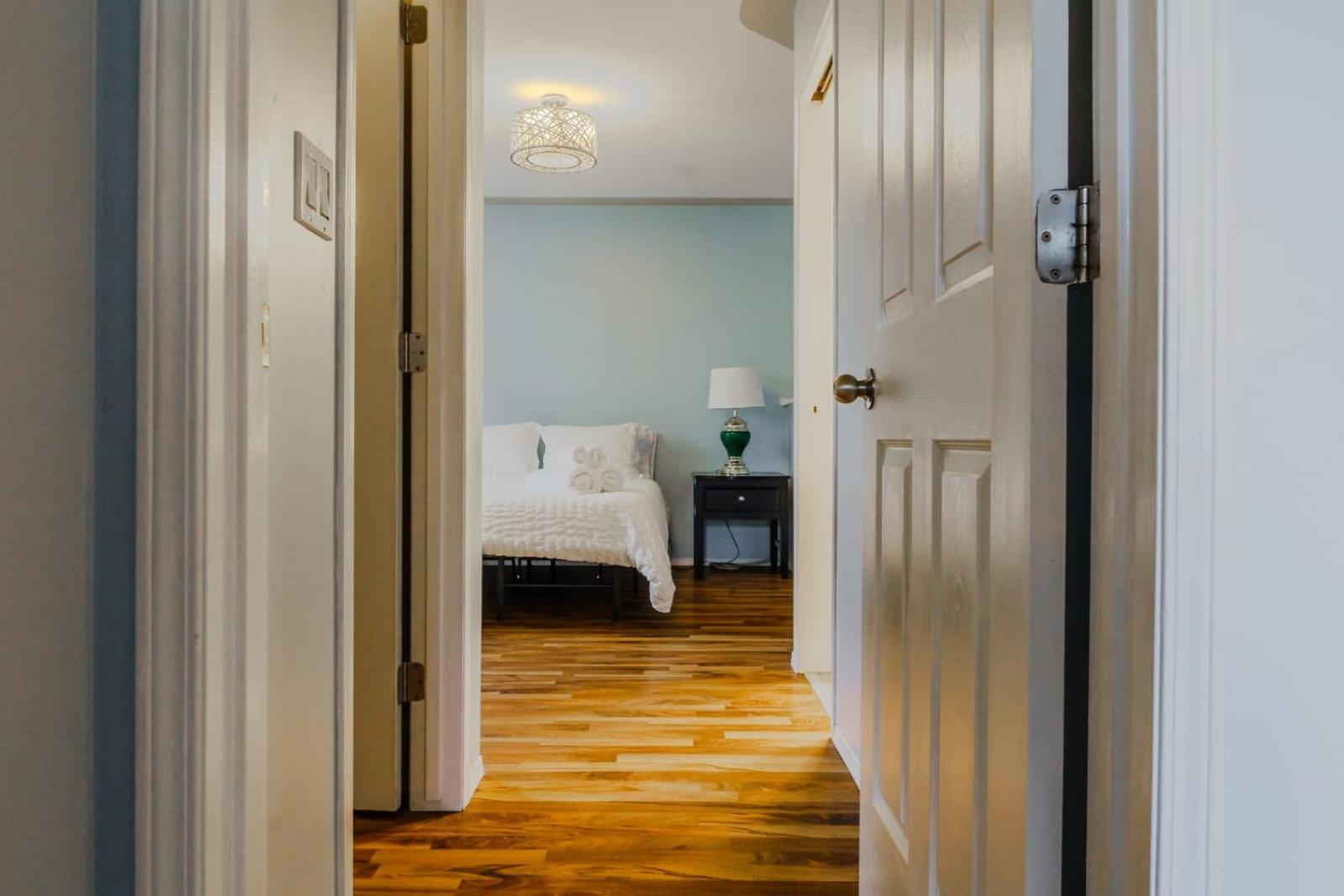 The Blue Door Hotel Grande Prairie Eksteriør billede