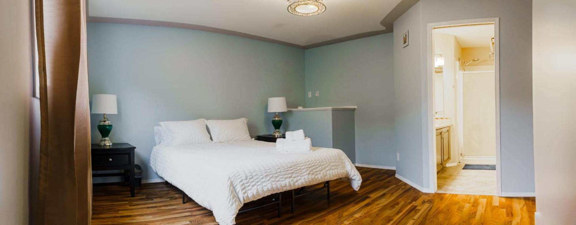 The Blue Door Hotel Grande Prairie Eksteriør billede